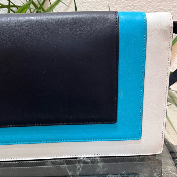 💥Vintage And RARE💥 Michael Kors Leather Flap Clutch/Handbag - Picture 10 of 14